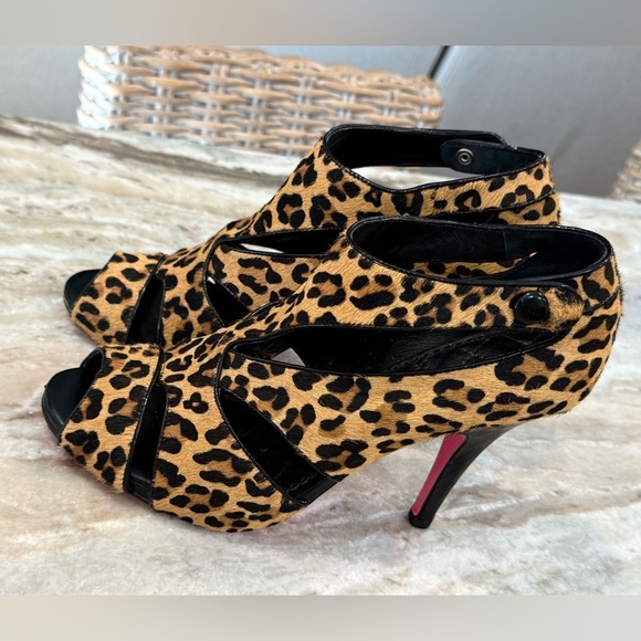 Women’s BETSEY JOHNSON Carlos leopard print calf hair heels- Size 10 - Picture 1 of 9